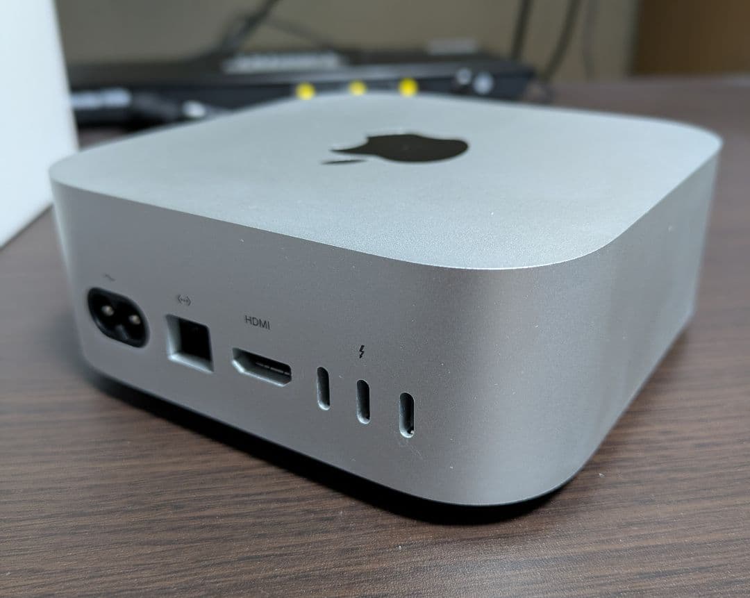 Apple Mac mini 2024 本体