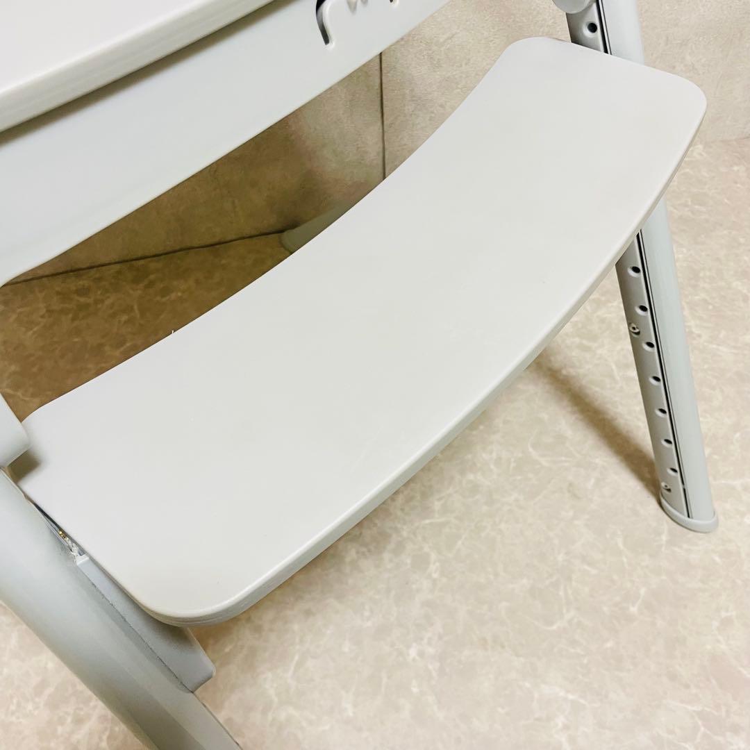 未使用　NOVUS ノウス　ベビー　ハイチェア　高さ調節　ベルト　テーブル　完備