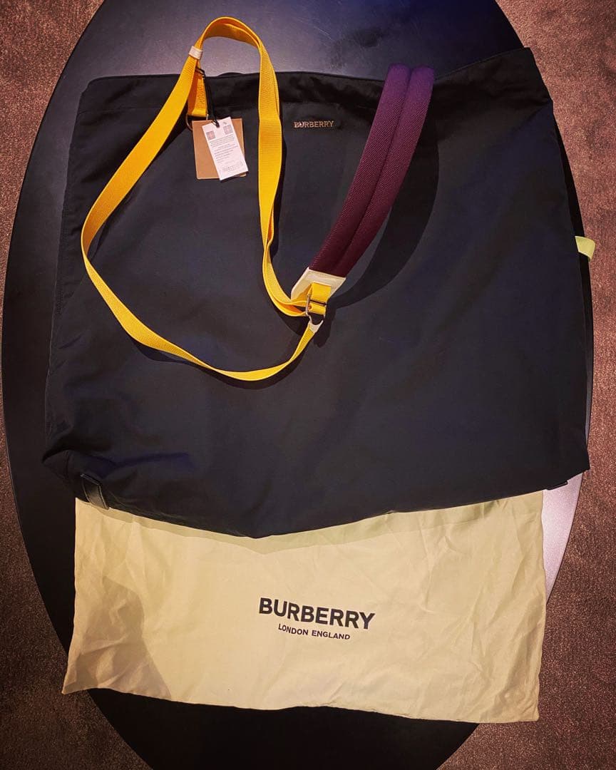Burberry 鞄