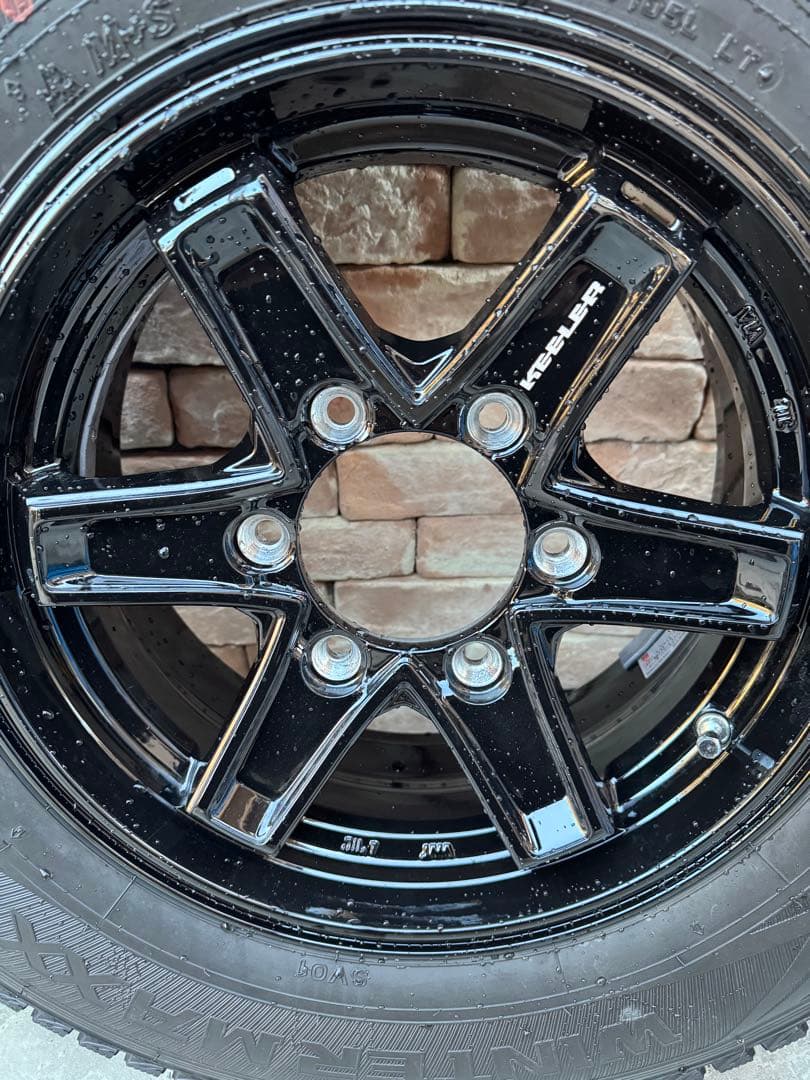 ハイエース195/80R15スタッドレス15インチ6穴139.7キラーホイール