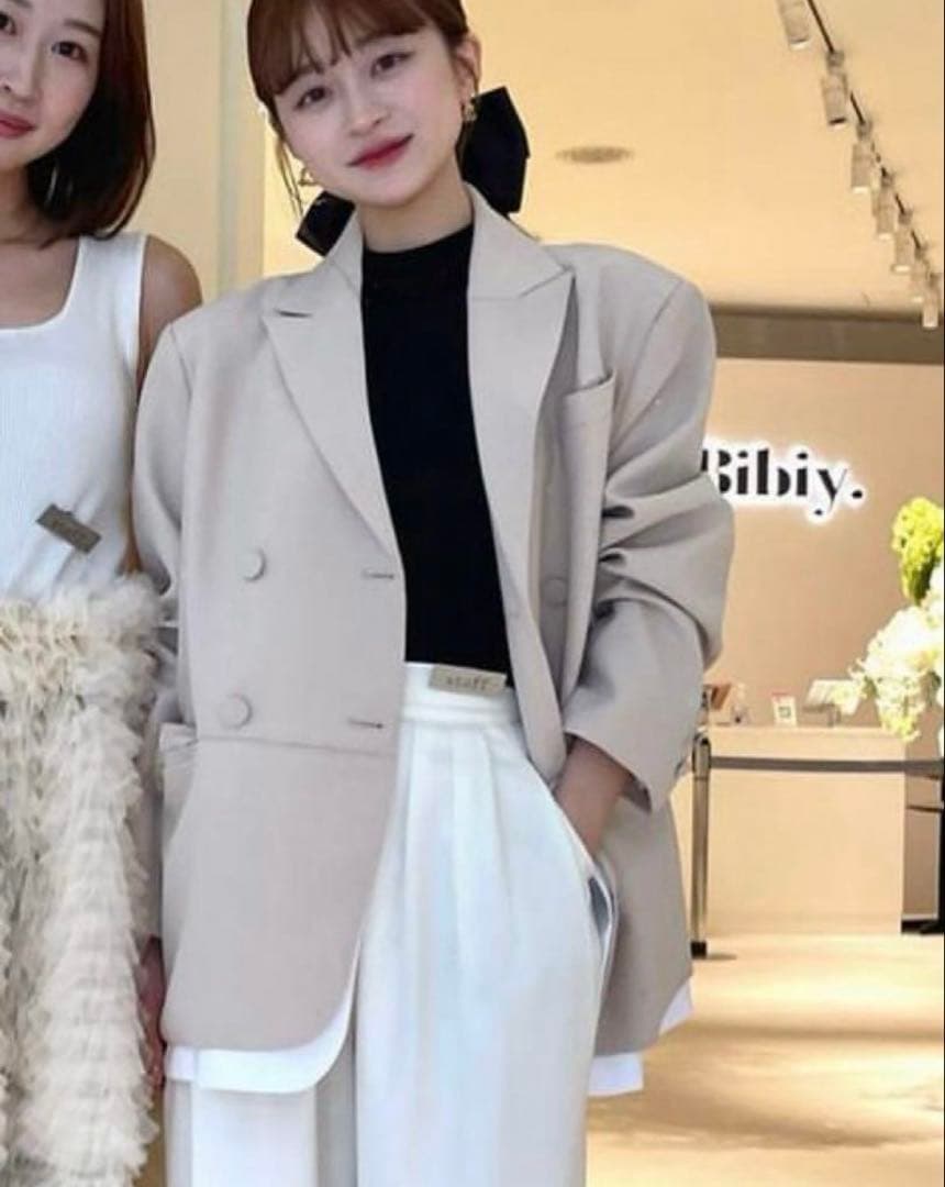 bibiy ジャケット