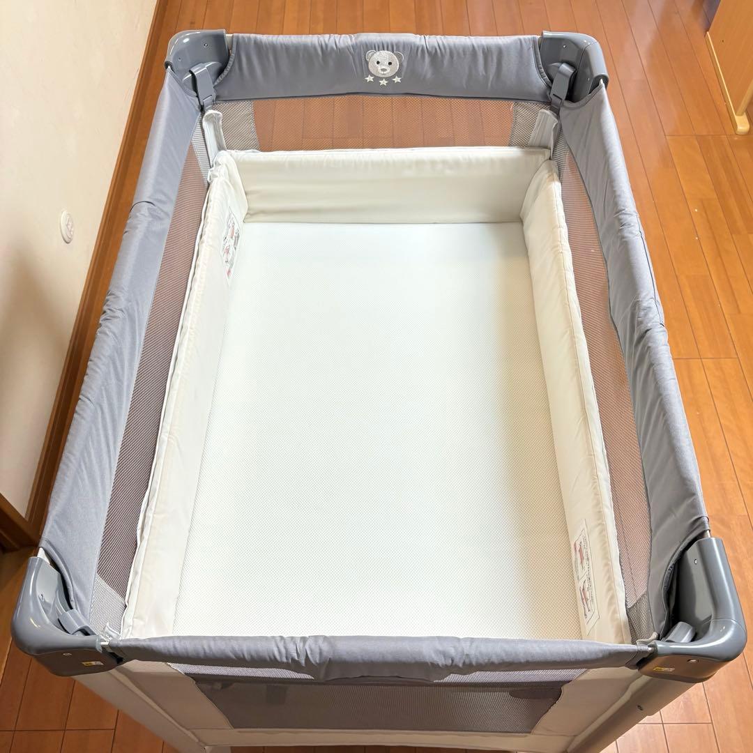 【美品・匿名配送】アップリカ ココネルエアーABベビーベッド グレーベアー