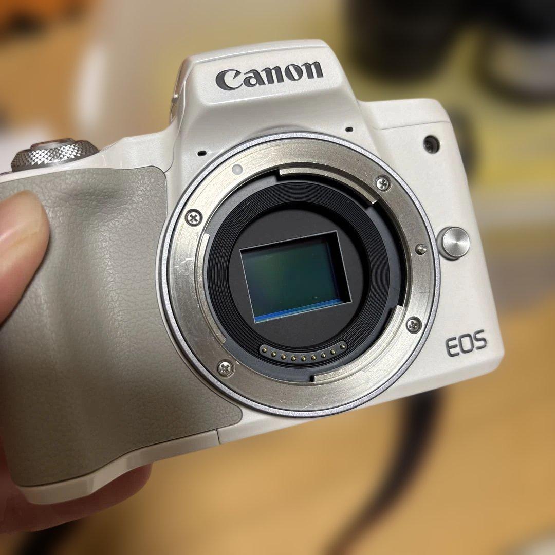 Canon EOSkissm本体•マウントアダプター•レンズ3点•充電器•カバー