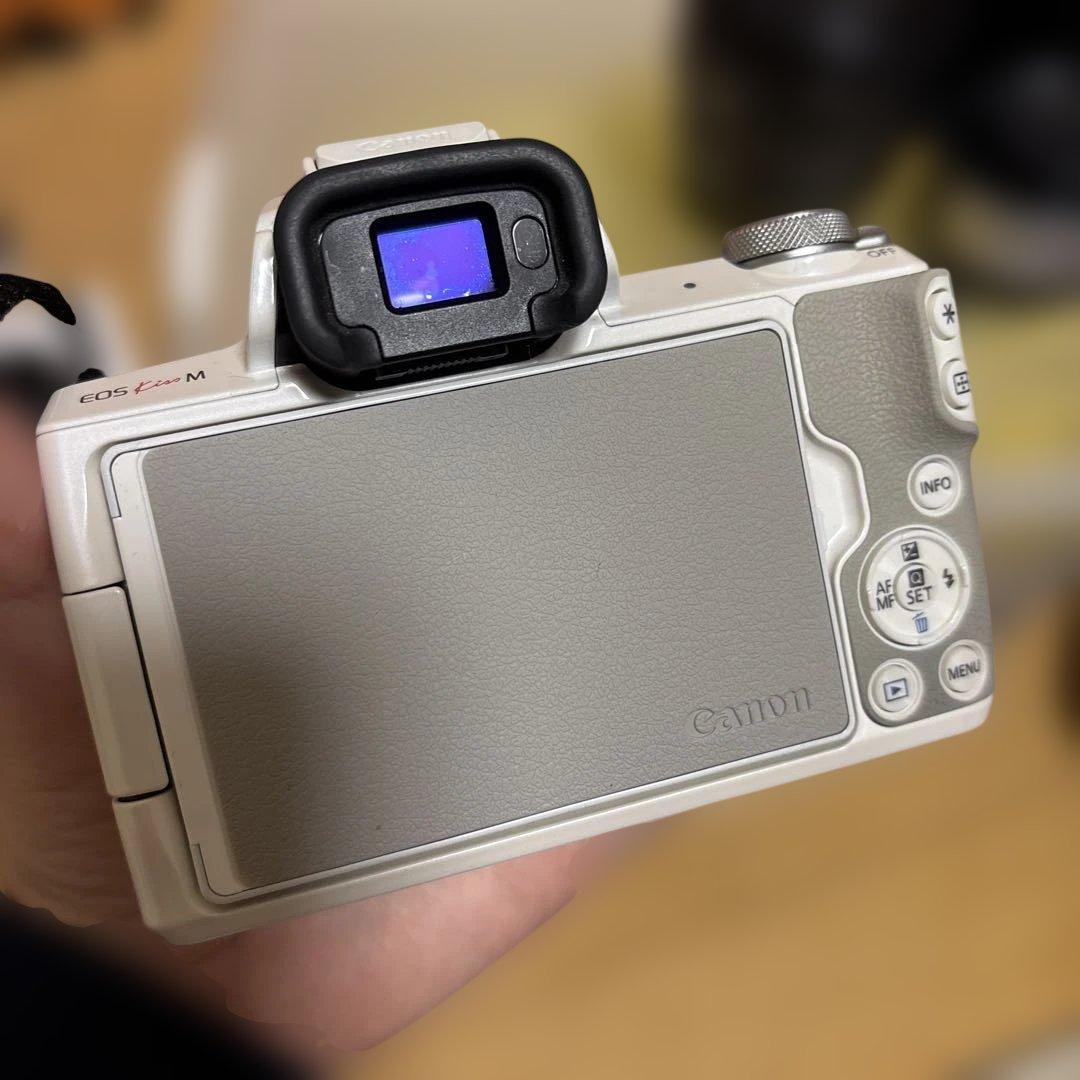 Canon EOSkissm本体•マウントアダプター•レンズ3点•充電器•カバー