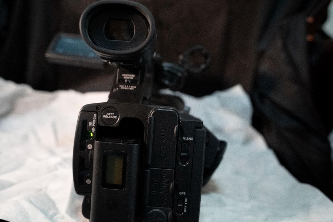 SONY HXR-NX5JNXCAMカムコーダー広角・20倍ズームで高画質を実現