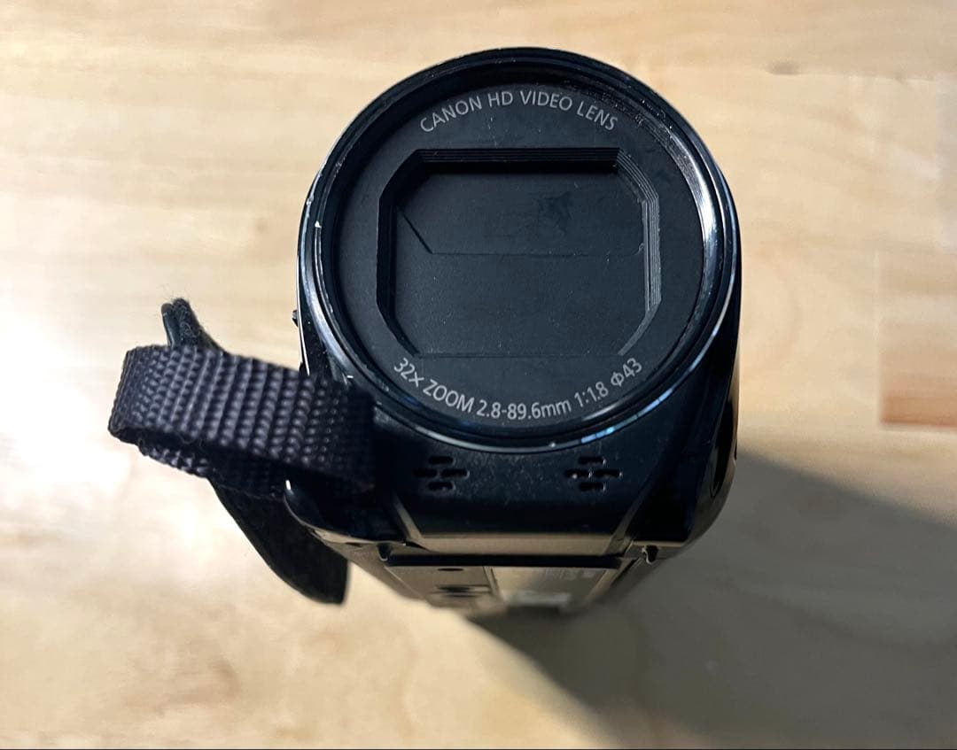 Canon VIXIA HF R700 ビデオカメラ本体　充電ケーブル