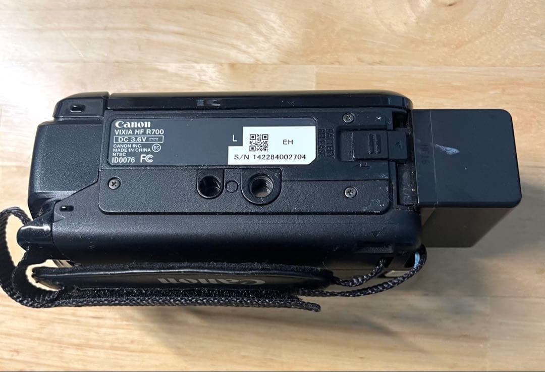 Canon VIXIA HF R700 ビデオカメラ本体　充電ケーブル