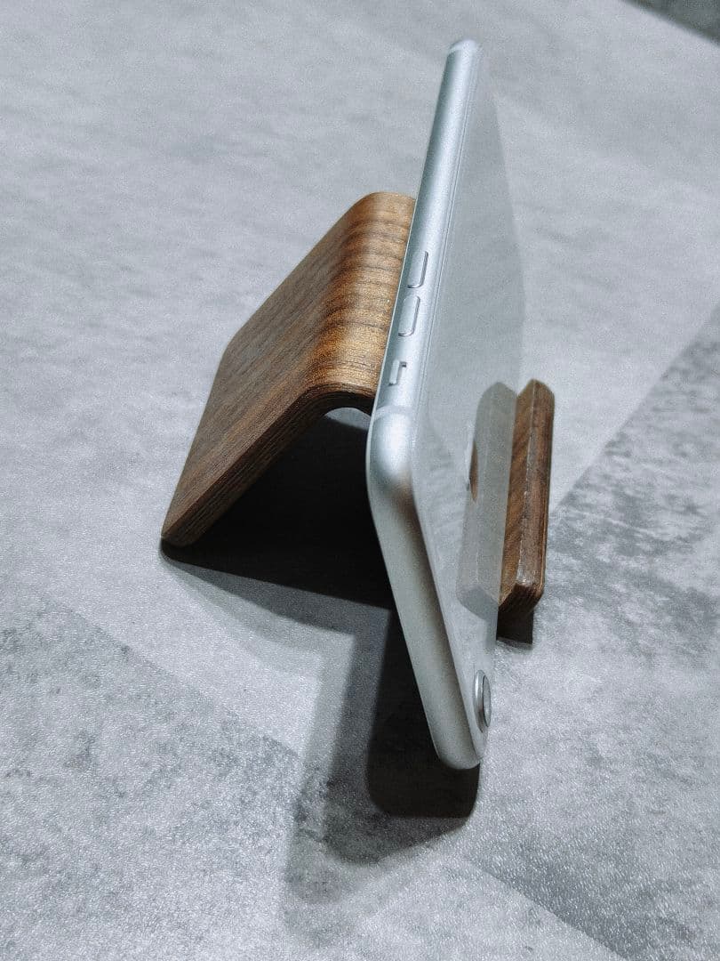 美品 iphone8 64GB スマホ SIMロック解除済