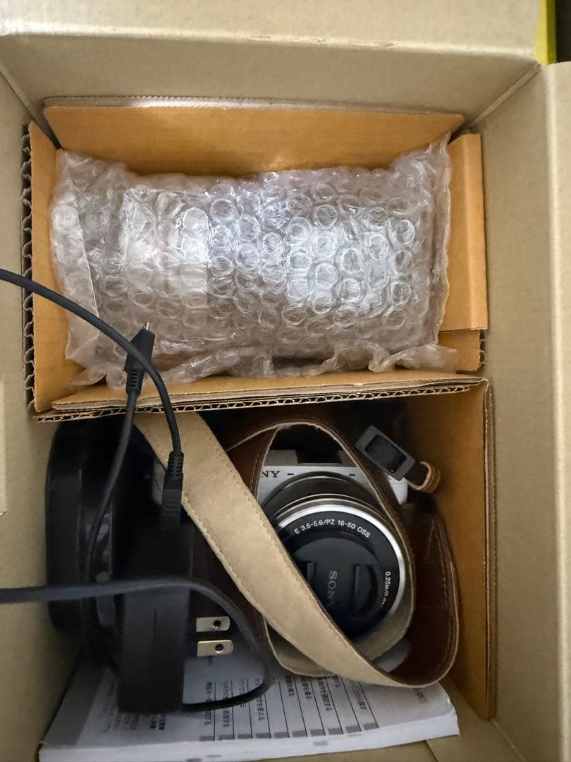 SONY α6000 ホワイト 16-50mmレンズ付き