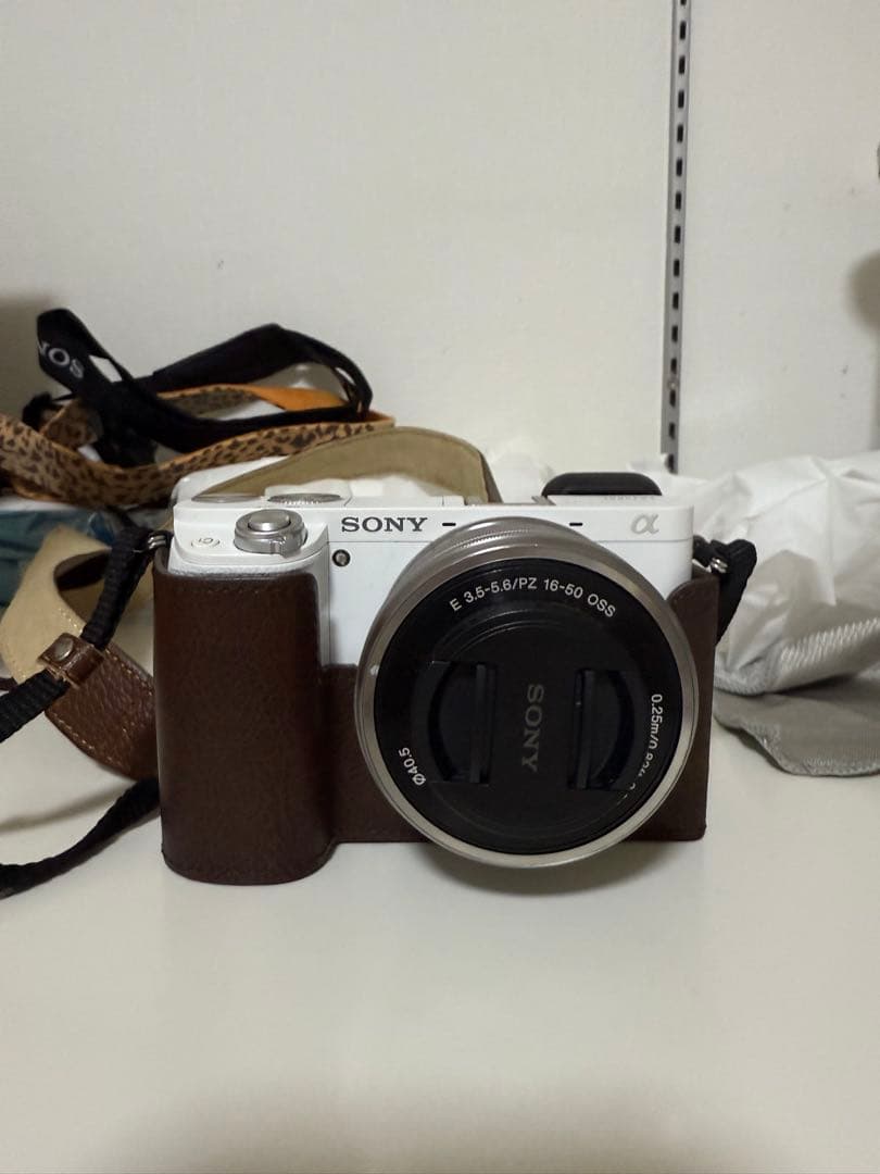 SONY α6000 ホワイト 16-50mmレンズ付き
