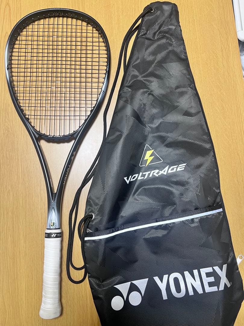 ボルトレイジ8S テニスラケット 専用バッグ付き