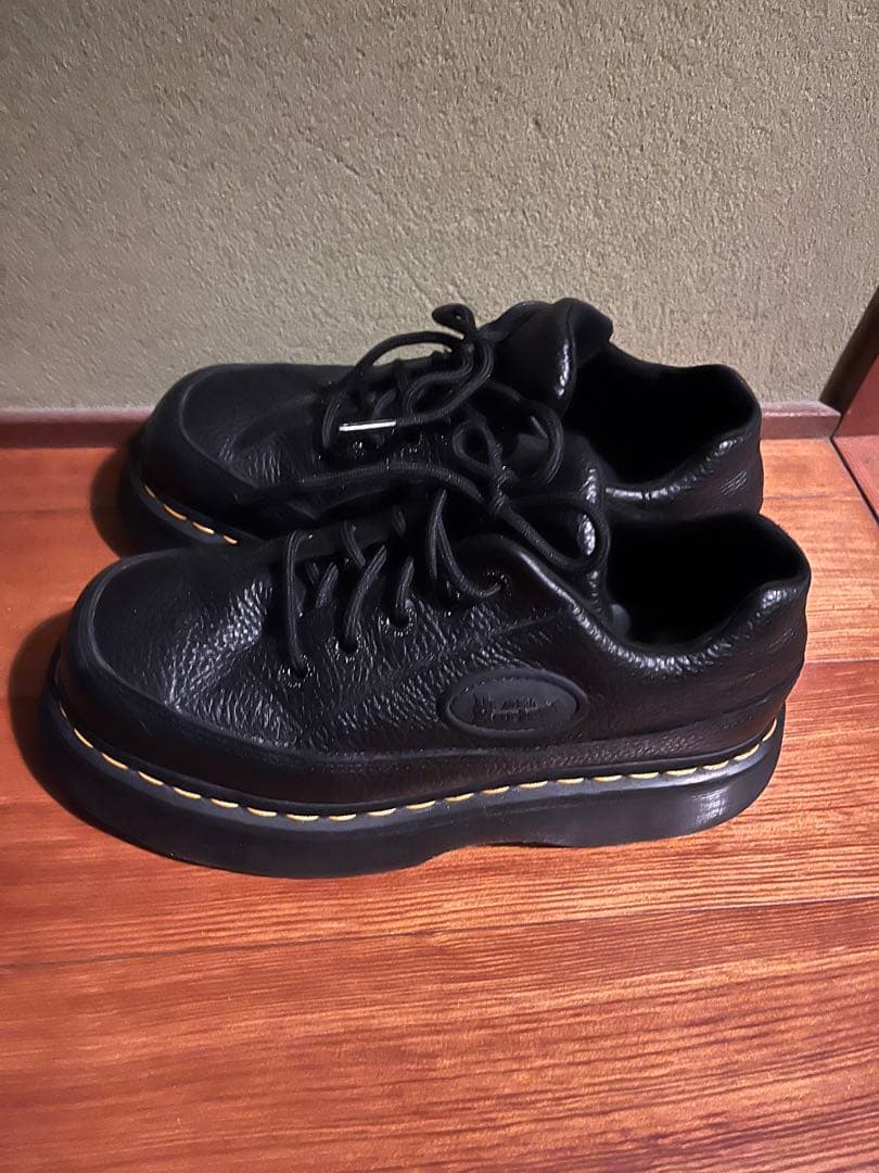 Dr.Martens BUZZ 5 ホール シューズ