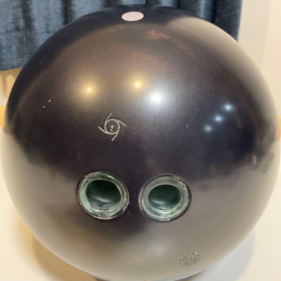 フィジックスブラックアウト　15p サムレス　ボウリングボール　ストーム