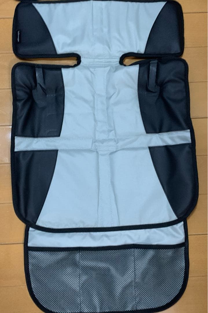 フォルクスワーゲン　ジュニアシート