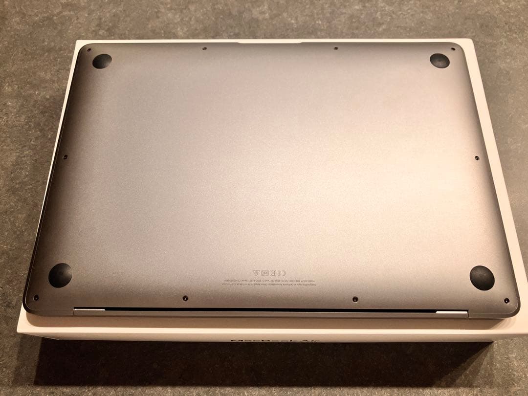 M1チップ搭載MacBook Air - スペースグレイ