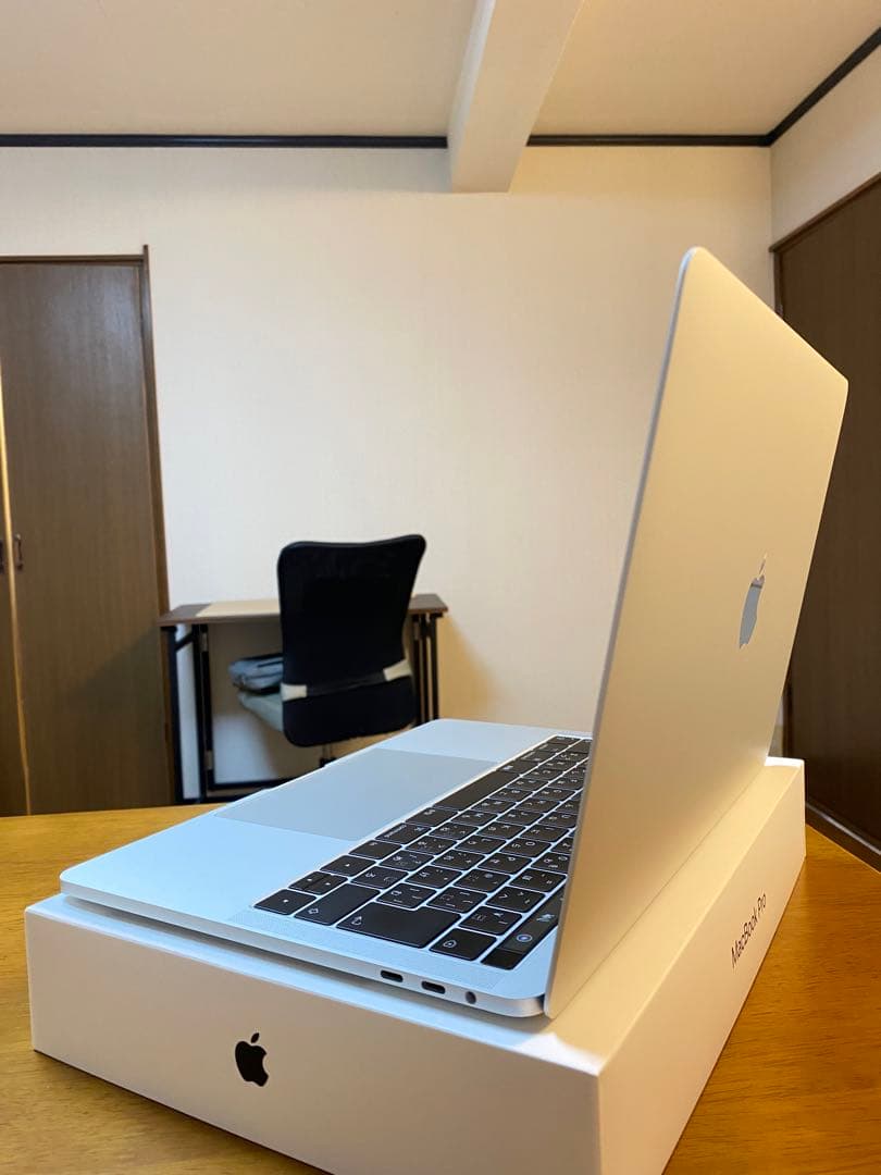 美品 MacBook Pro 16GB 指紋認証、タッチパネル /箱有り