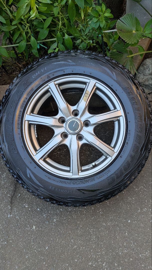 【値引OK】スタッドレス 16インチ タイヤ・ホイールセット　デリカ・ハリアー