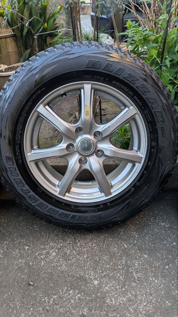 【値引OK】スタッドレス 16インチ タイヤ・ホイールセット　デリカ・ハリアー