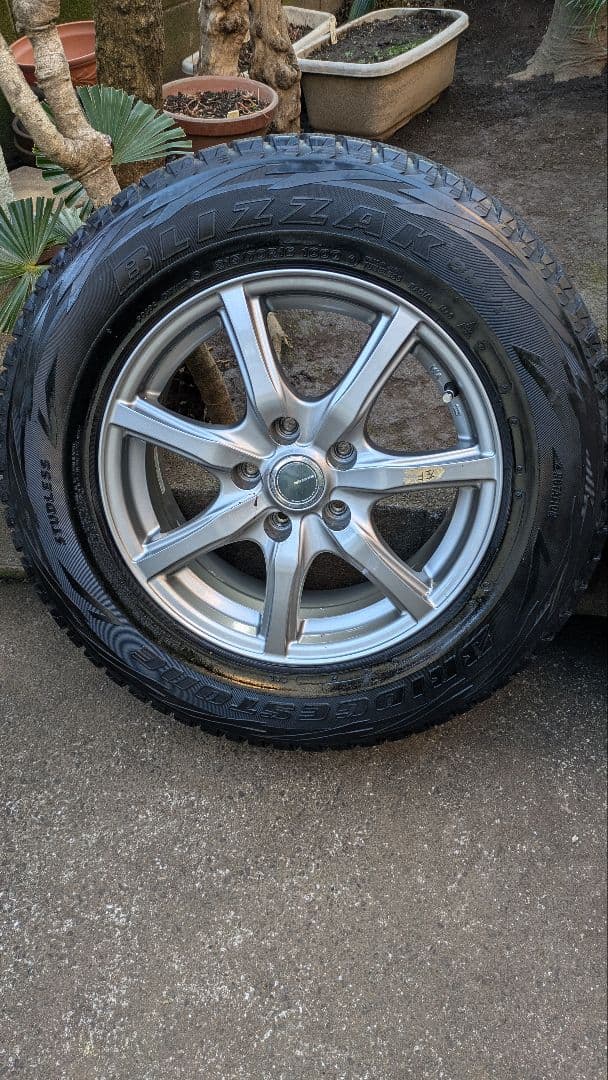 【値引OK】スタッドレス 16インチ タイヤ・ホイールセット　デリカ・ハリアー