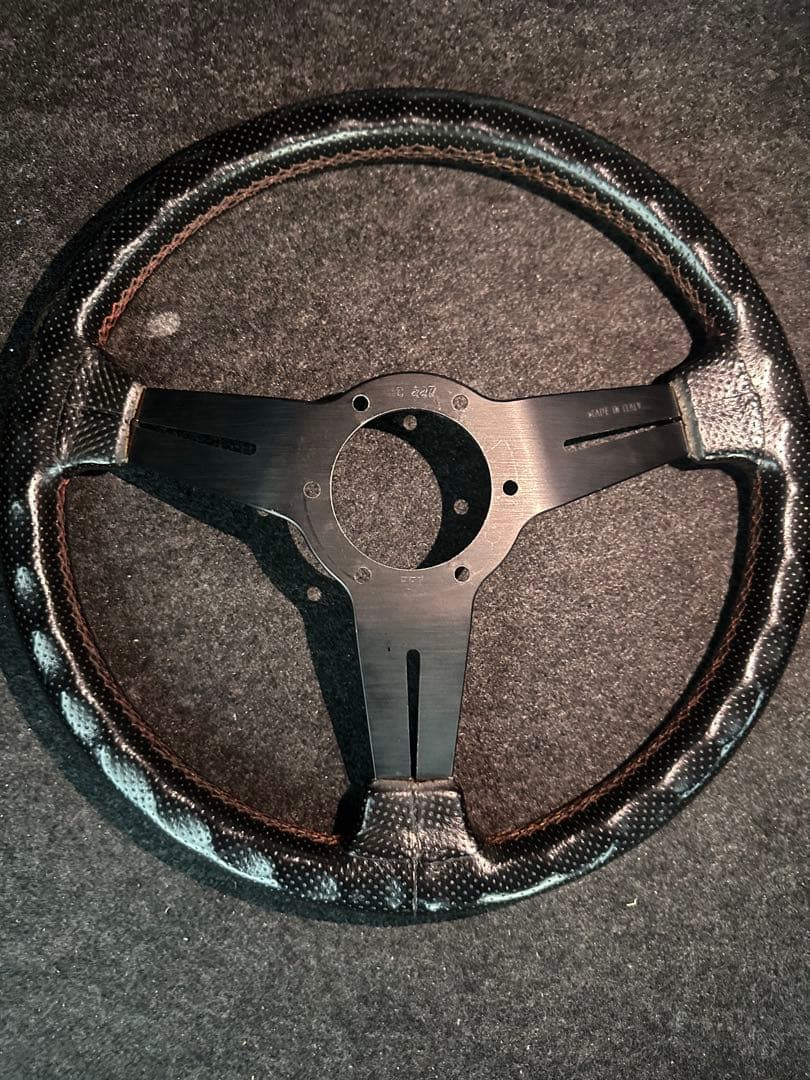 ナルディ レザーハンドル