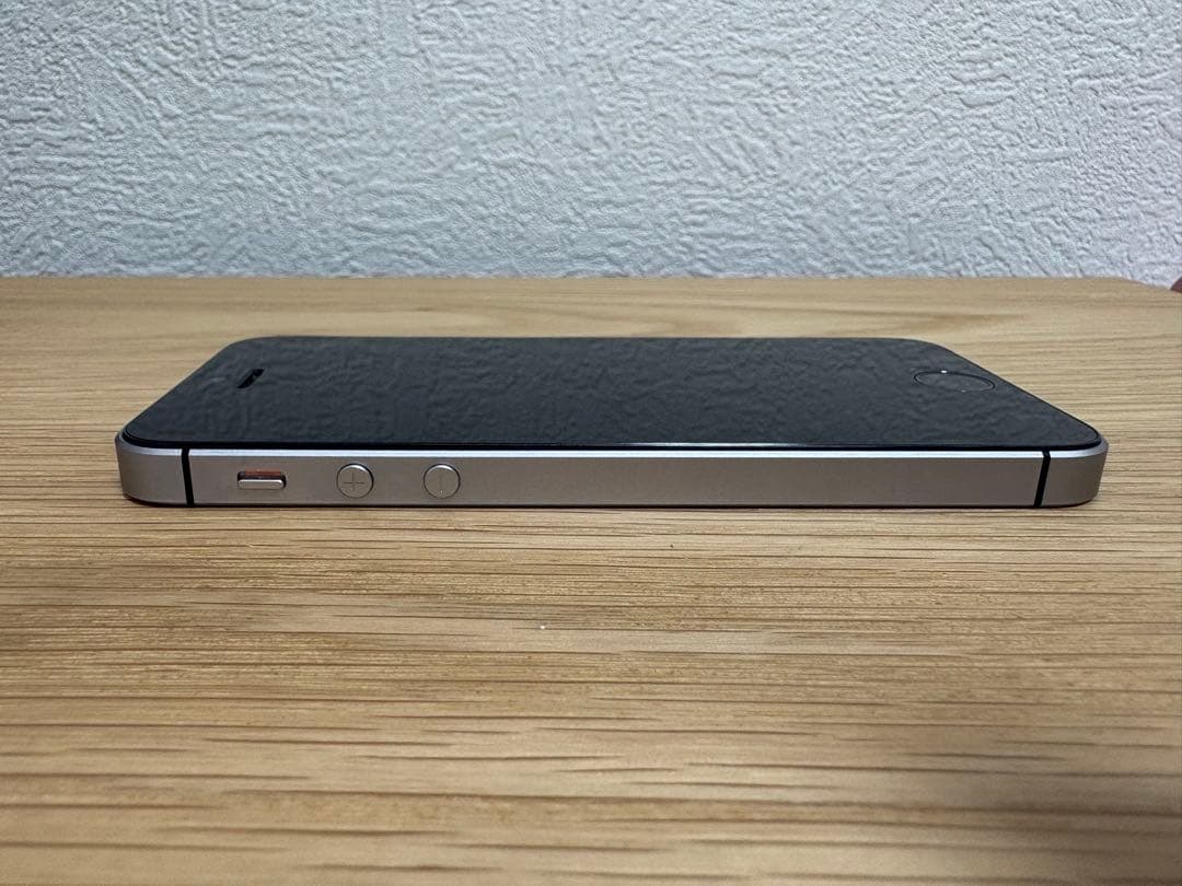 iPhone SE 第一世代
