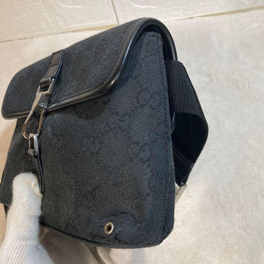 ！新品同然！　GUCCI グッチ　ボディーバッグ　ブラック　キャンバス