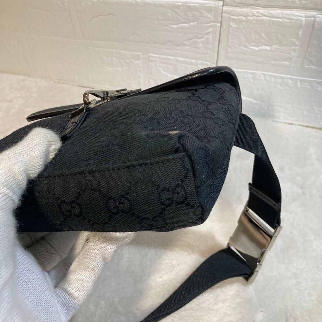 ！新品同然！　GUCCI グッチ　ボディーバッグ　ブラック　キャンバス
