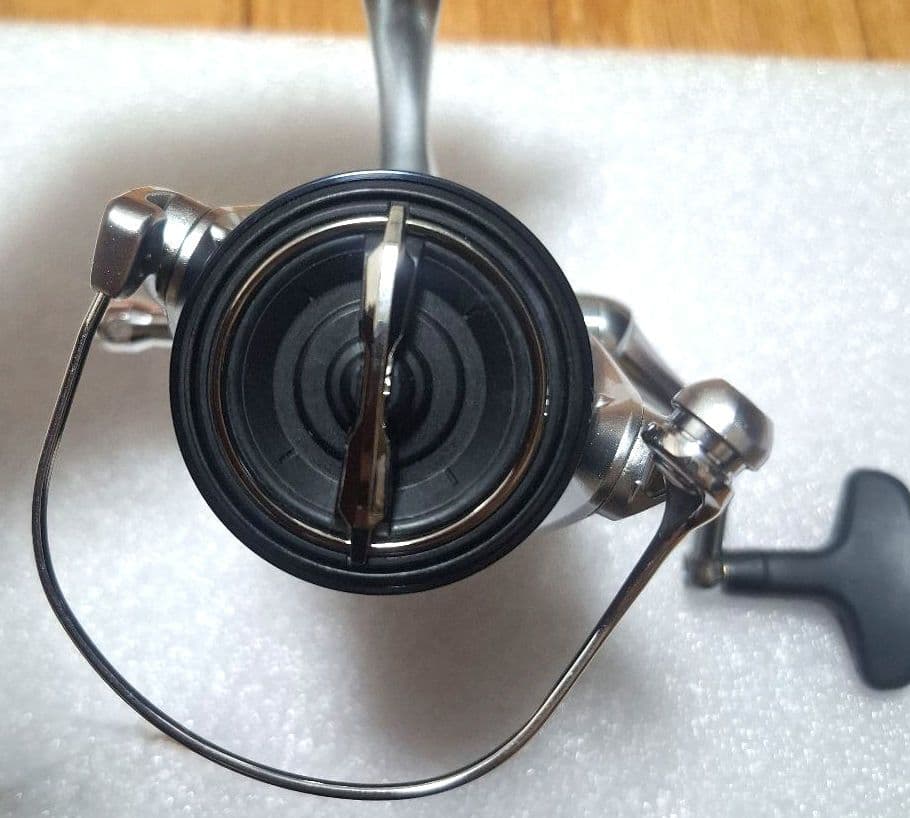 SHIMANOシマノSTRADICストラディック 2500S スピニングリール