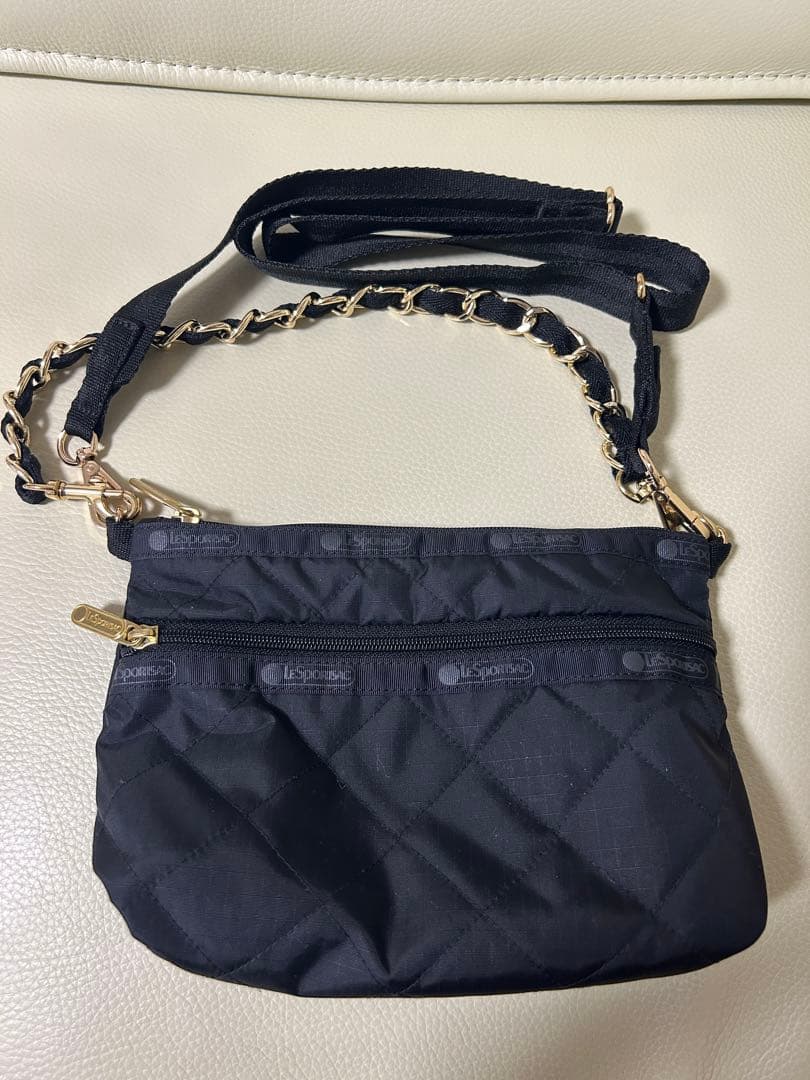 【美品】レスポートサック　ブラック キルティング ボディバッグ　ショルダーバッグ