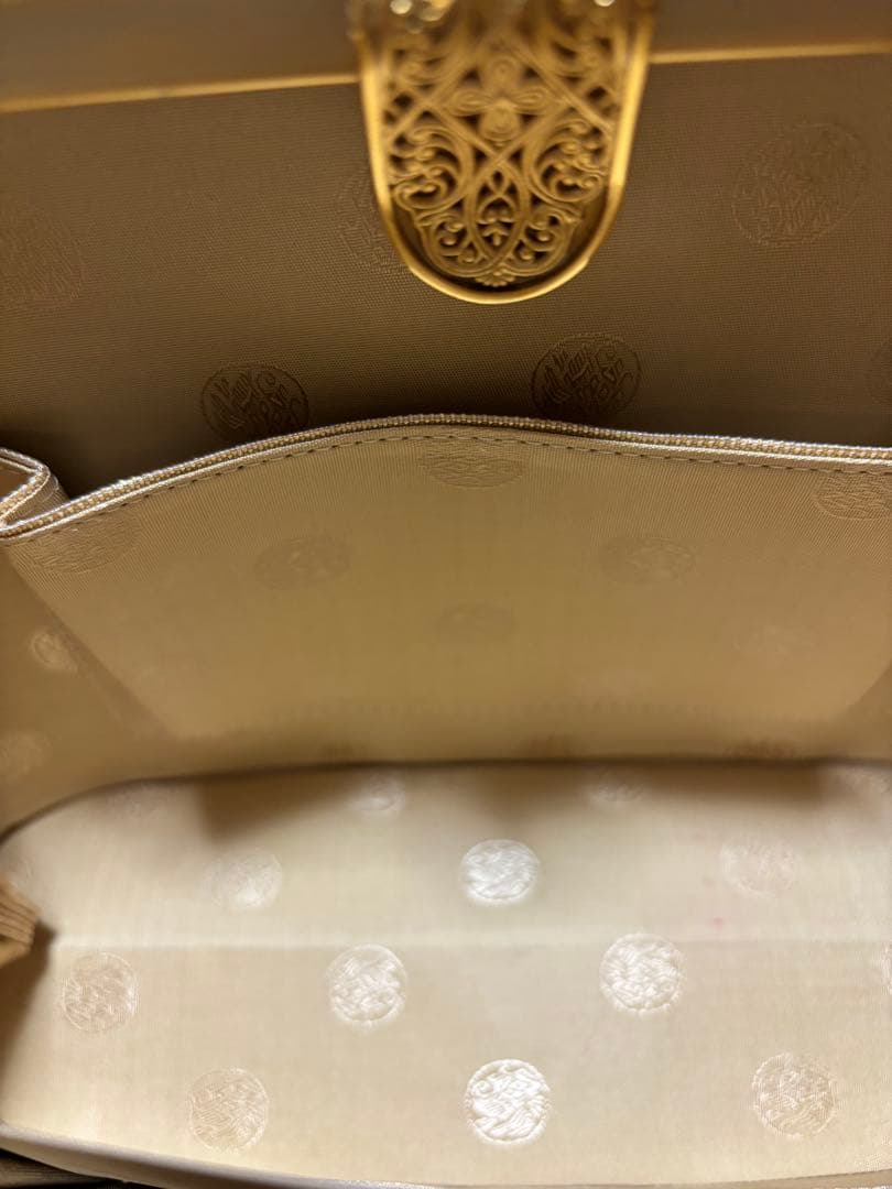 はきもの匠　神田胡蝶　帯地　最高級草履バック　Ｌサイズ　シャンパンゴールド