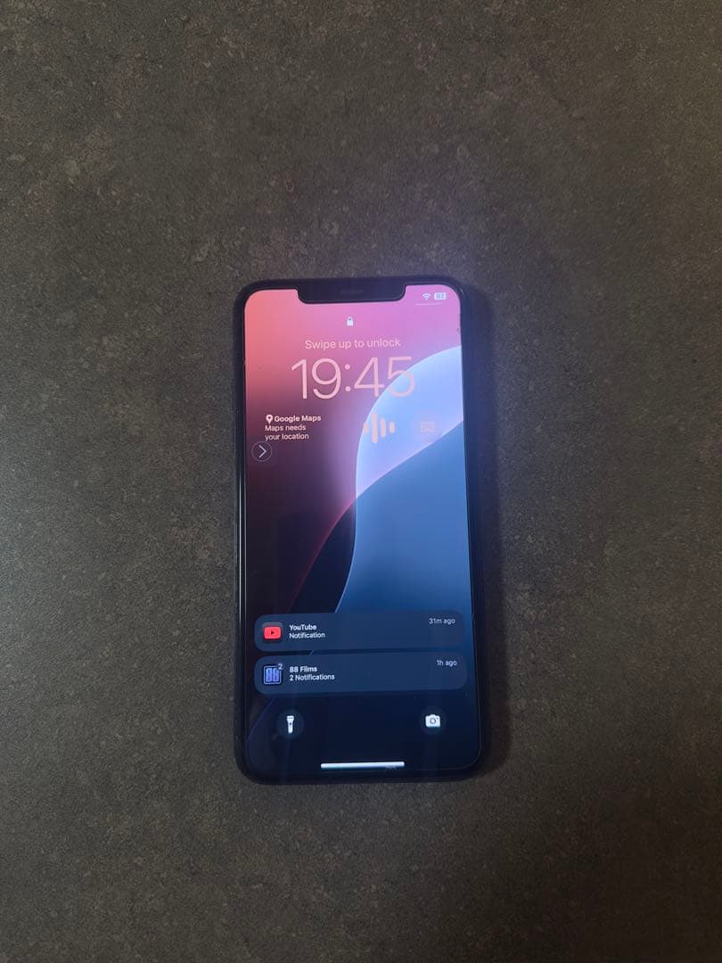 iPhone 11 PRO MAX 256gb caseついてます！