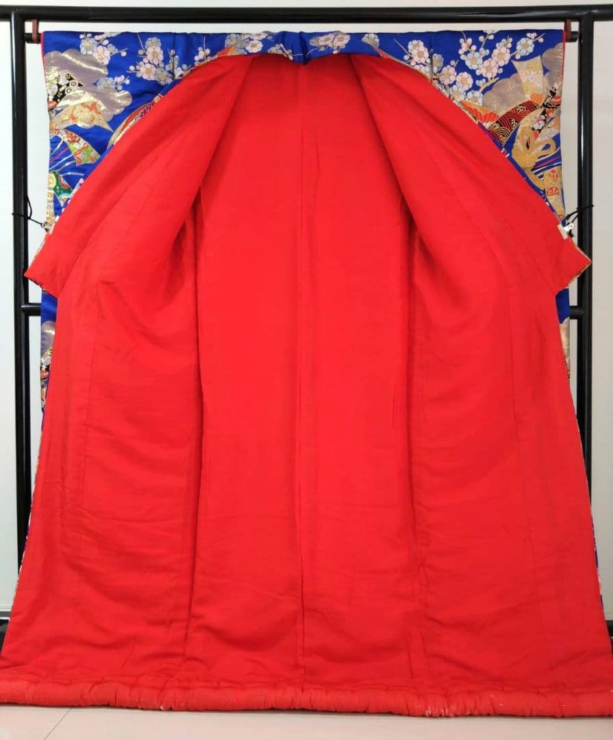 B225★豪華絢爛高級刺繍打掛★（金銀糸使用/蝶々/花柄）結婚式歌舞伎/大衆演劇