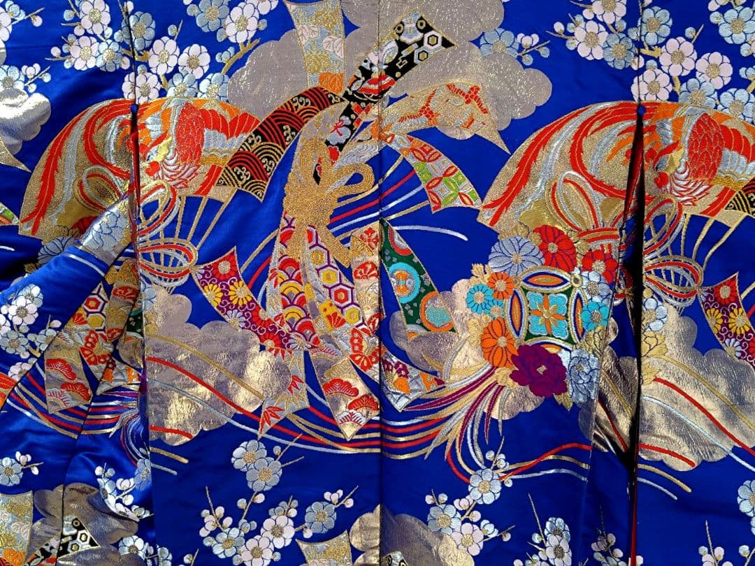 B225★豪華絢爛高級刺繍打掛★（金銀糸使用/蝶々/花柄）結婚式歌舞伎/大衆演劇