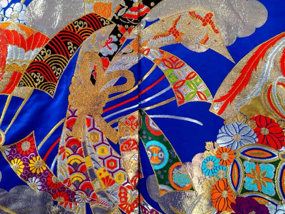 B225★豪華絢爛高級刺繍打掛★（金銀糸使用/蝶々/花柄）結婚式歌舞伎/大衆演劇