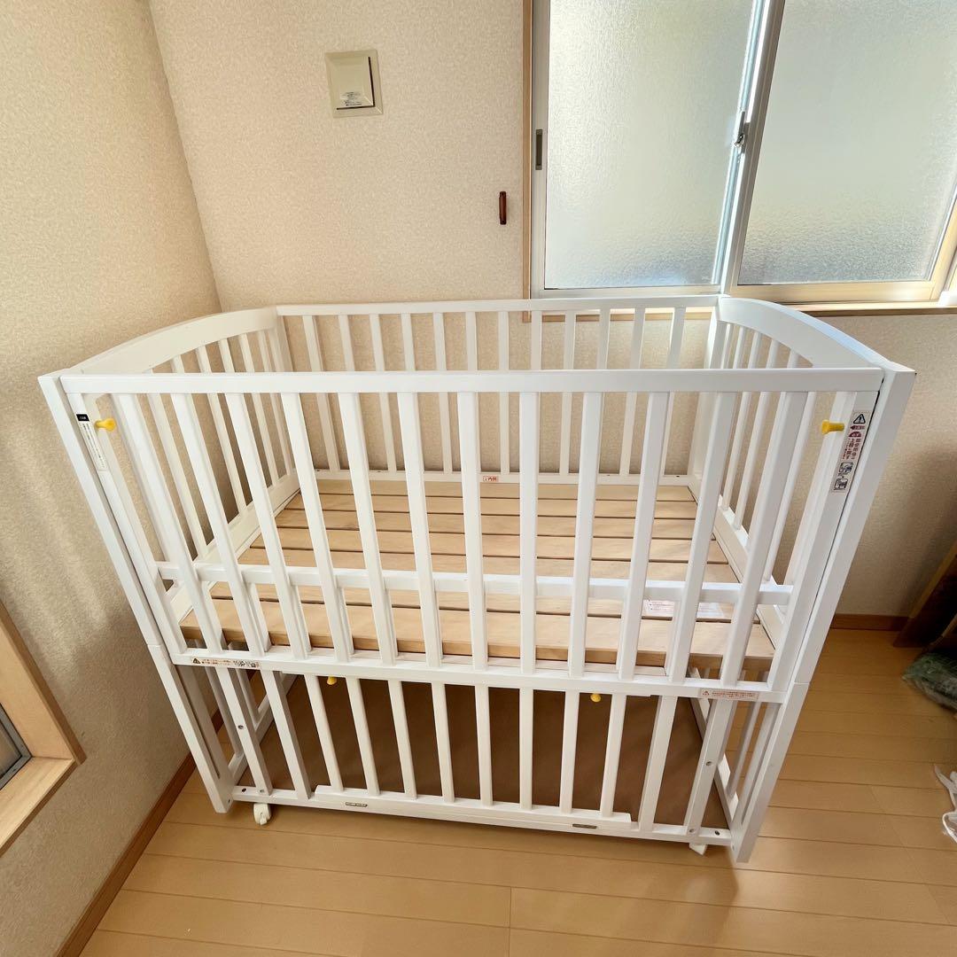 大和屋　ベビーベッド　エルユープレイペンベビーベッド⭐︎ サボテン！