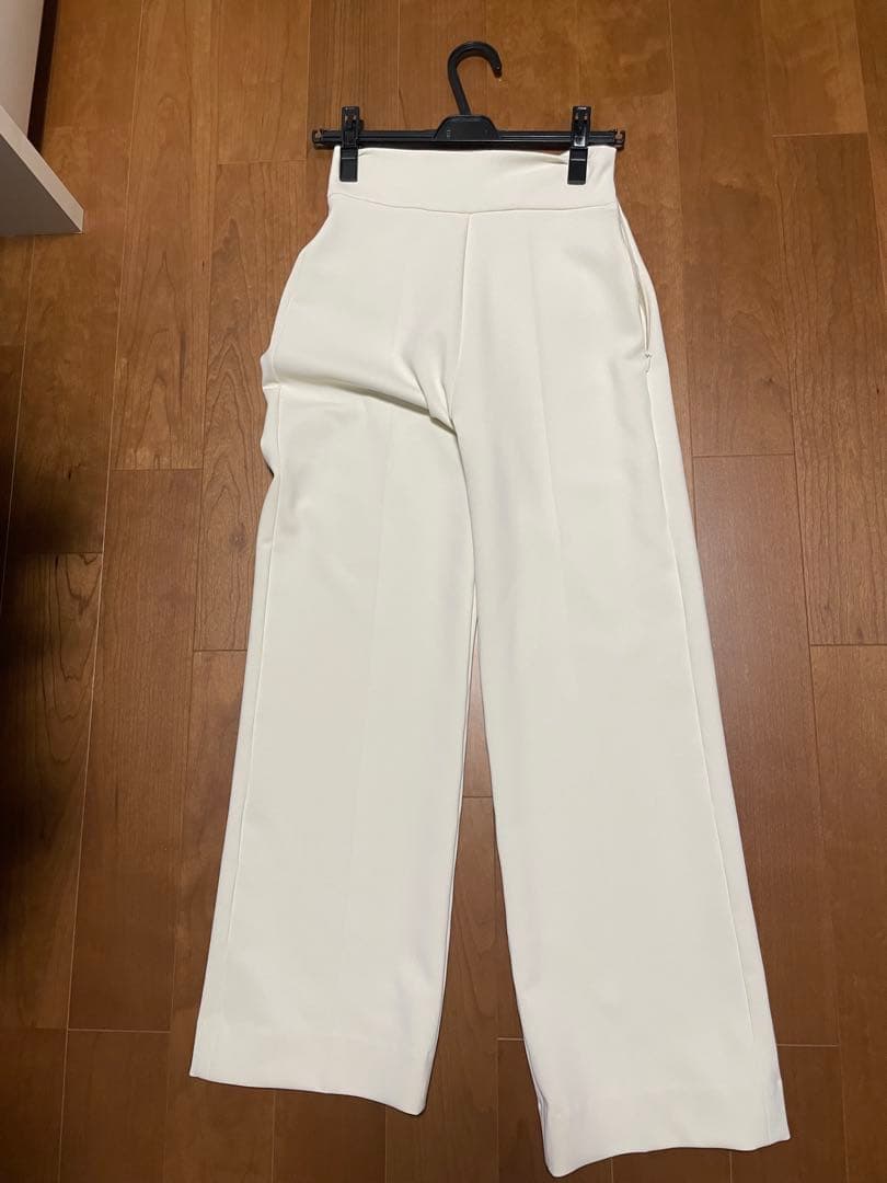 carla カーラ　ビラクパンツ　sサイズ　サイズ0 ホワイト