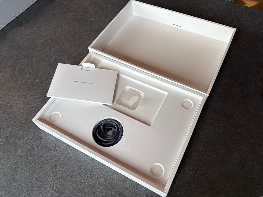 MacBook Air m2 本体　ミッドナイト　メモリ8GB 512GB