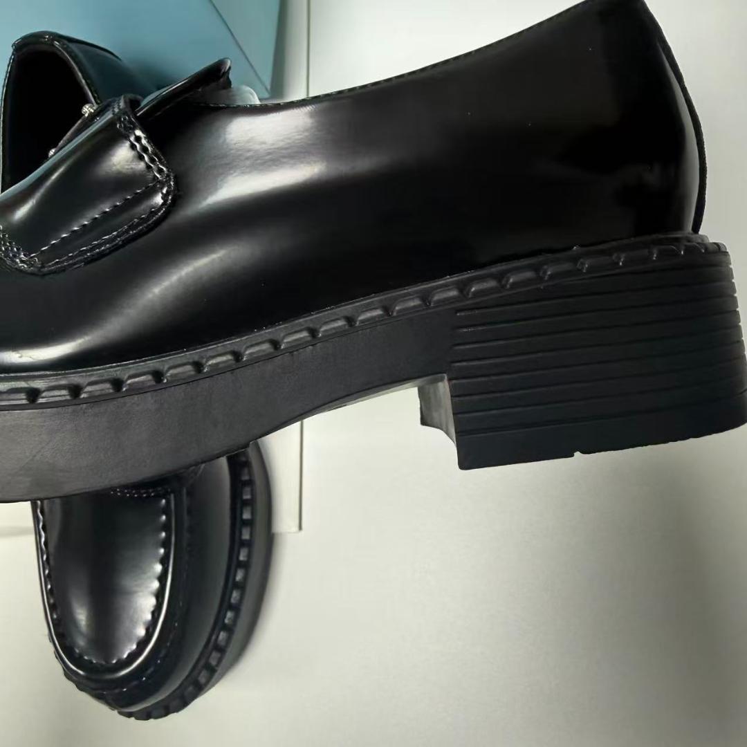 美品✨ ブラック ローファープラダレディース24センチ 37 BOX付