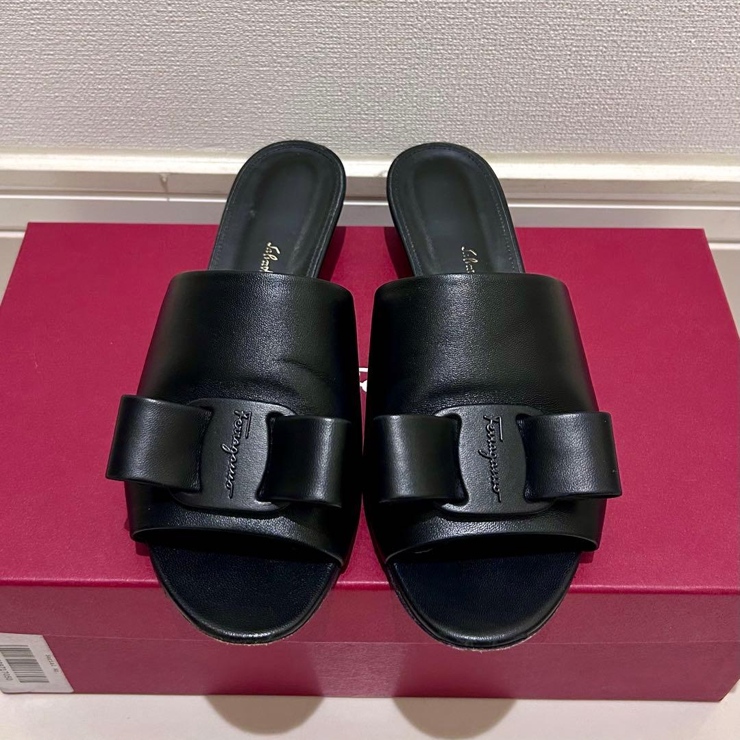 美品 Salvatore Ferragamo ミュール ヴァラ VALERY