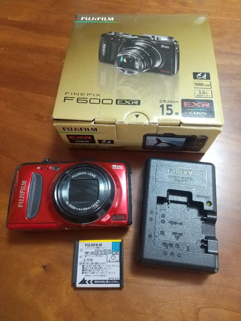 FUJIFILM FINEPIX F600EXR レッド