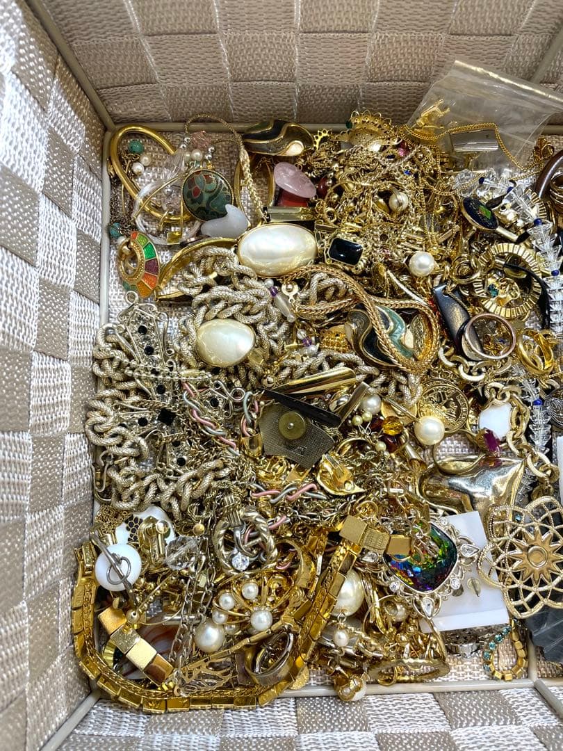 遺品整理　アクセサリー1.3k まとめ売り