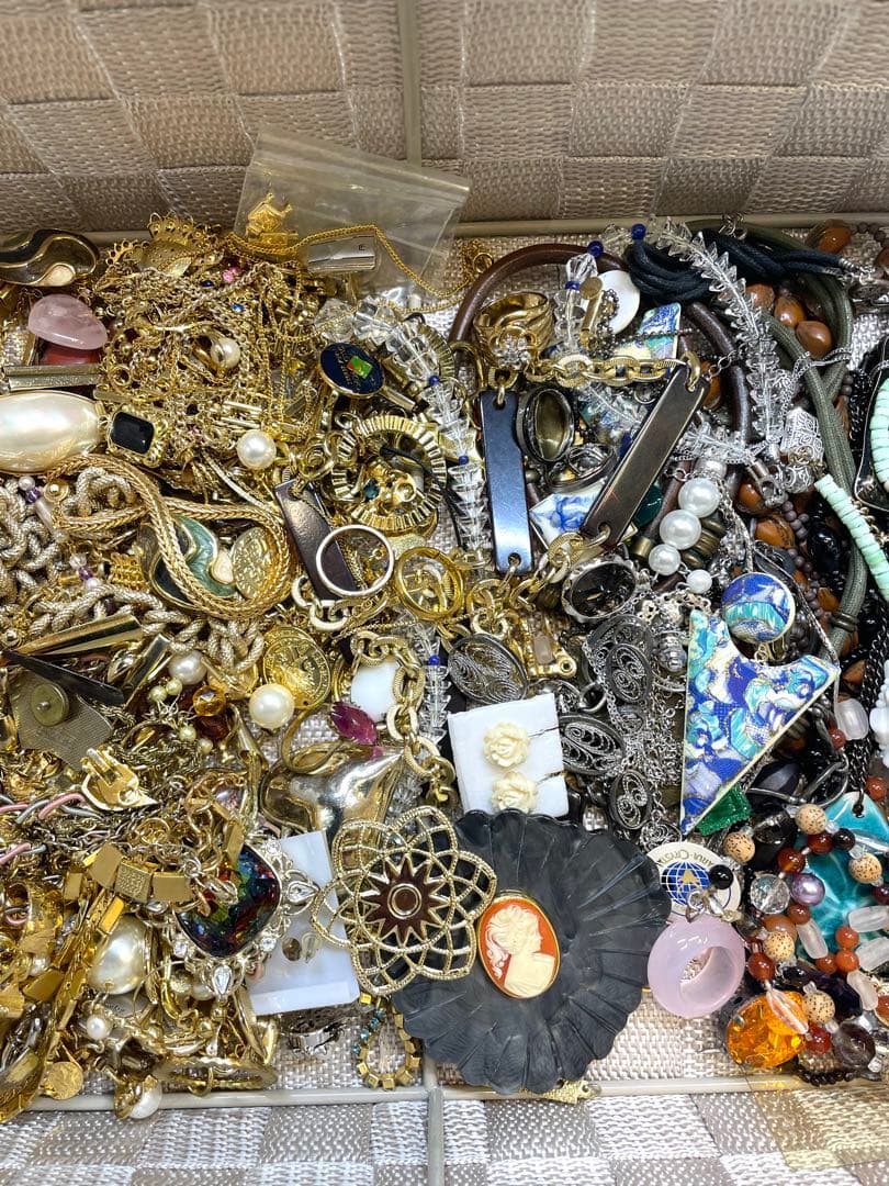 遺品整理　アクセサリー1.3k まとめ売り