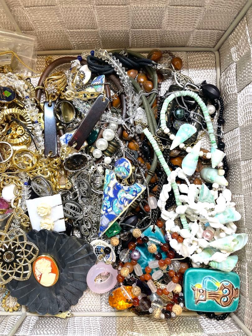 遺品整理　アクセサリー1.3k まとめ売り