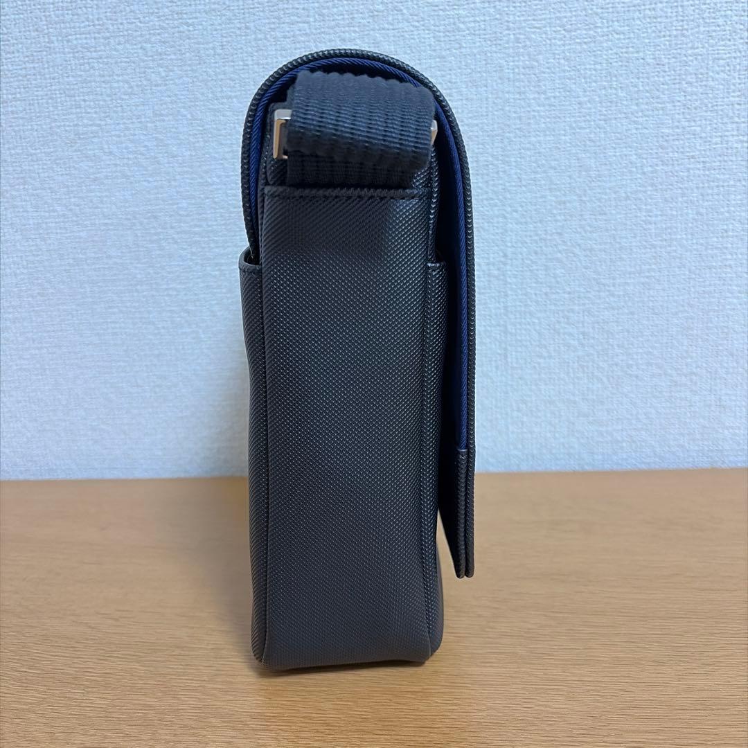 【美品】ラコステ　ショルダーバッグ　ブラック