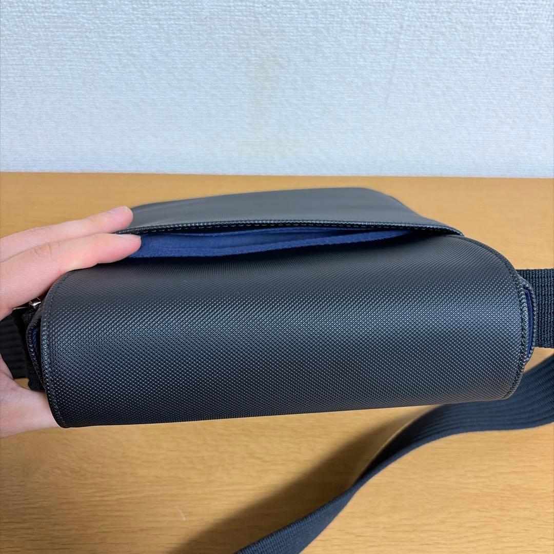 【美品】ラコステ　ショルダーバッグ　ブラック