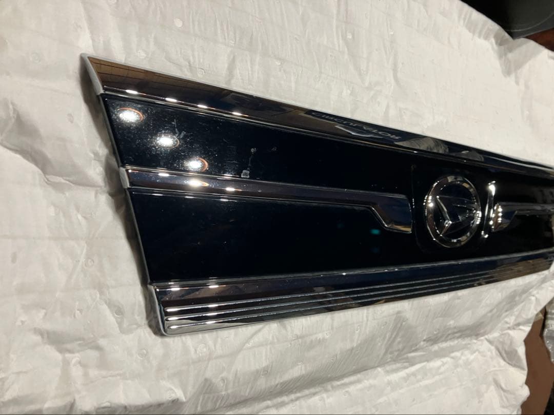 ダイハツ　S710v 純正 フロントグリル ボンネットグリル