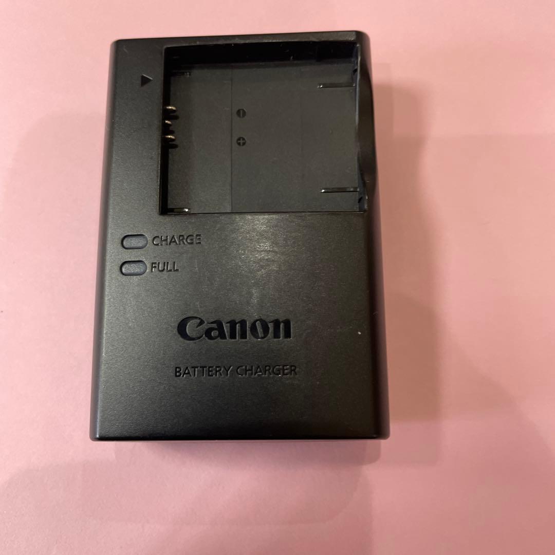 CanonデジカメA2400(シルバー)