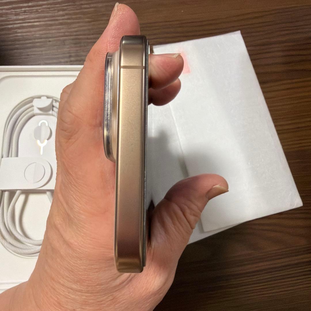 美品iPhone 16 Pro Maxデザート256 GB バッテリー98%