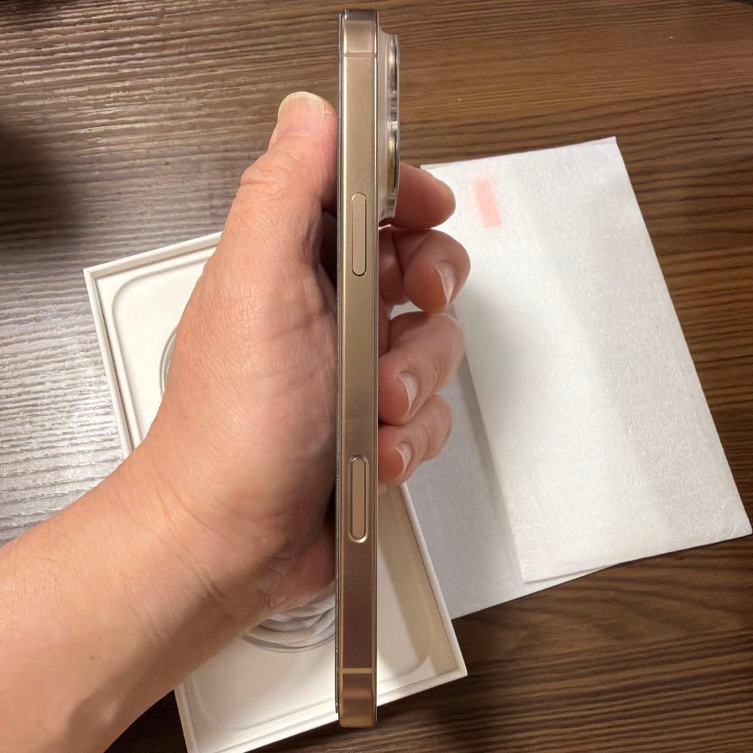 美品iPhone 16 Pro Maxデザート256 GB バッテリー98%