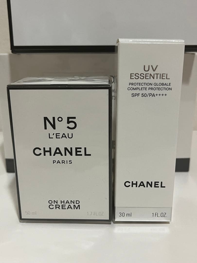 トルネード⭐︎CHANEL シャネル ハンドクリーム　日焼け止め コットン